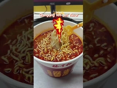 203g Barrel Instant Noodles Dengan Rasa Hot Pot Dan Bahan Sayuran
