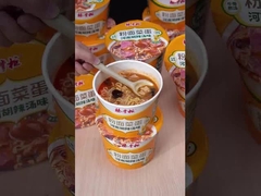 mie instan, vermicelli, sayuran dan telur rasa baru