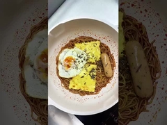 Kau bisa memasak mie ayam panas seperti ini, sangat lezat!