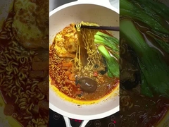 Bahan Sayuran 203g*12 Cangkir Mie Panas Tingkat Pedas 203g*12