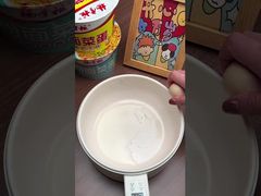 Tonton: Bihun dan Mie Rasa Sup Emas Daging Sapi 183g*12 Dibuat dengan Tampilan Bihun