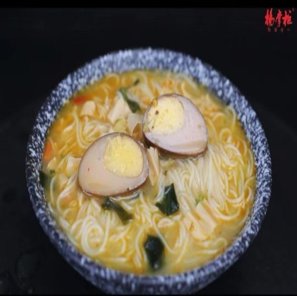 Menyenangkan Rasa Daging Sapi Pedas Noodle Instan Nyaman dan Disertifikasi Untuk Makanan Cepat