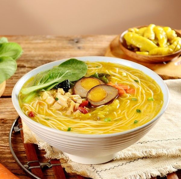 Sup Non Fried Instant Noodles Rasa Daging Sapi Pedas Ramen Instant Noodles China Mi kaca