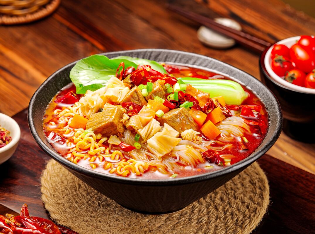 Rincian berat bersih saus dengan rasa Chongqing Mala yang asli sempurna untuk aplikasi kuliner dan pengolahan makanan