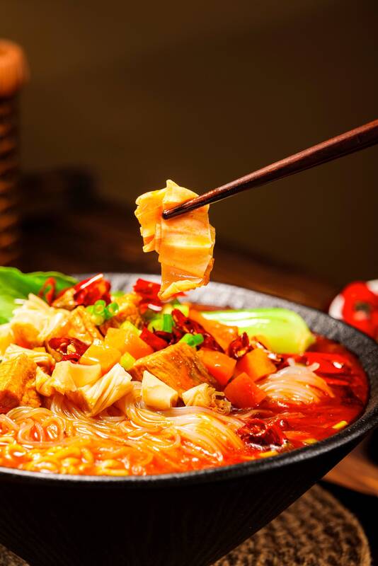 92g12 Cup Noodles Chongqing Mala Rasa Instan Noodles Sauce Termasuk Pilihan Makanan Pedas Beraroma Untuk Restoran Dan Kafe